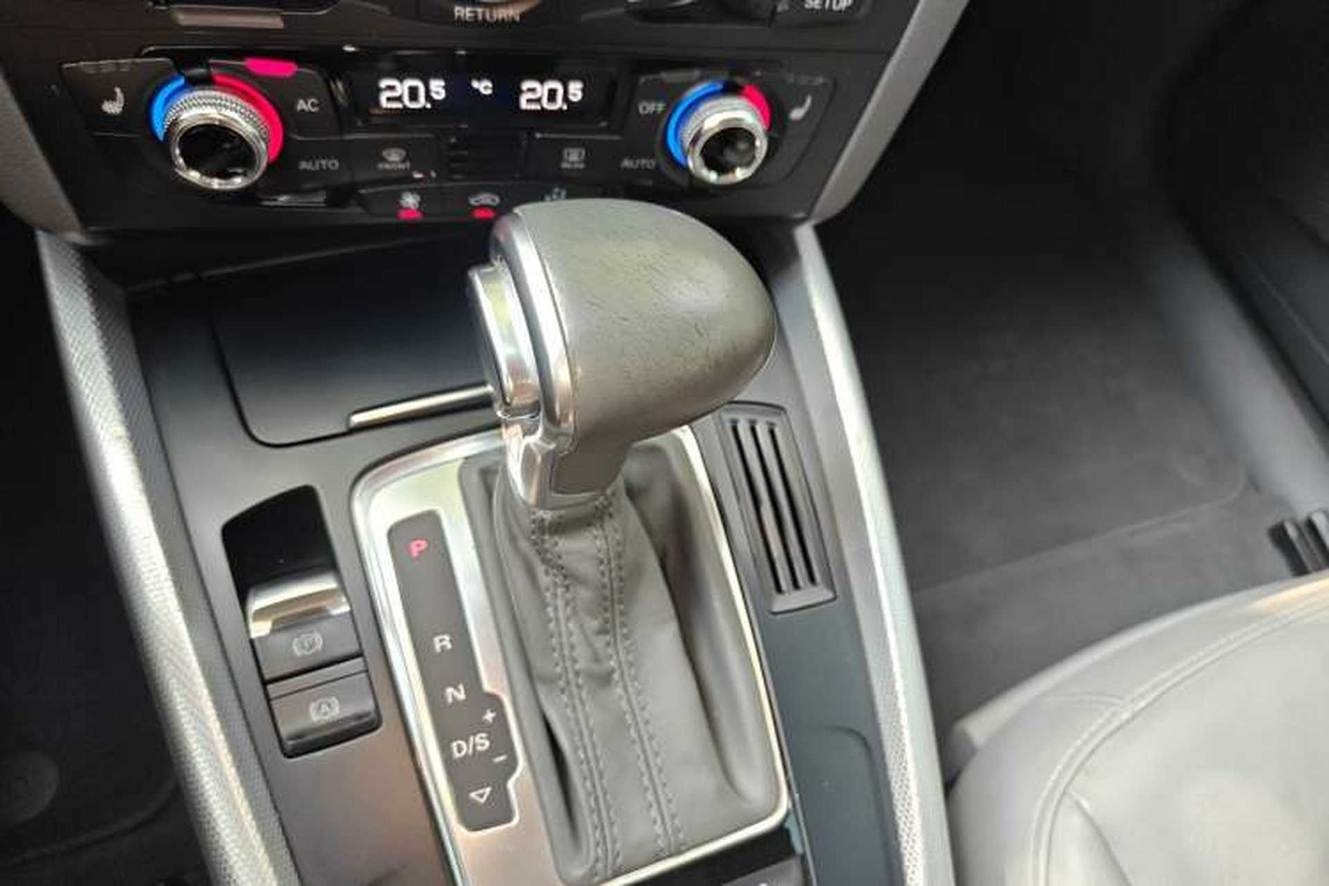 Used Audi Q5 2013 40 TFSI Technology Edition Gear Lever