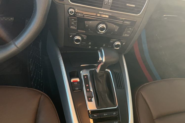 Used Audi Q5 2013 40 TFSI Technology Edition Gear Lever