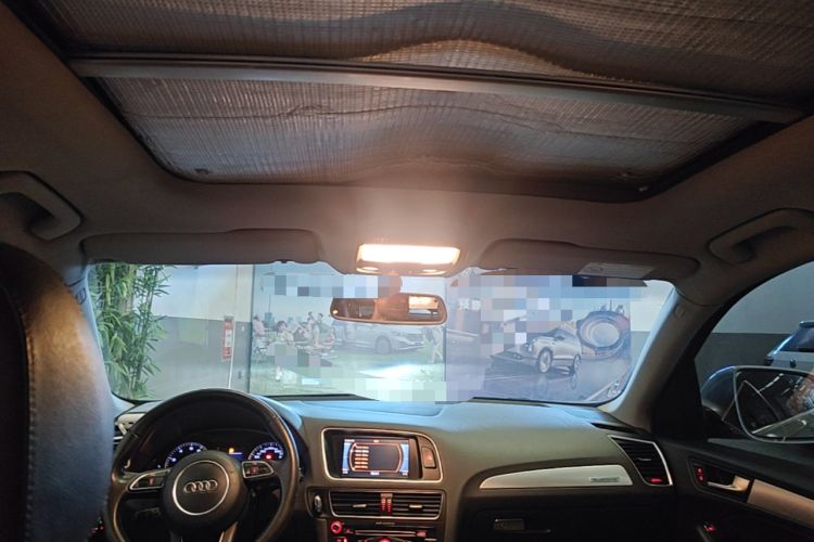 Used Audi Q5 2013 40 TFSI Technology Edition Headliner