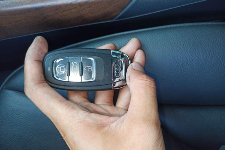 Used Audi Q5 2013 40 TFSI Comfort Edition Interior 1
