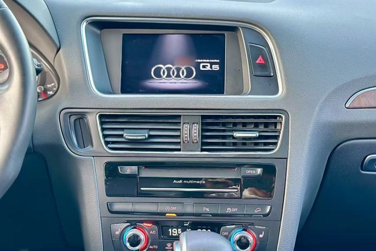 Used Audi Q5 2013 40 TFSI Comfort Edition Interior 10