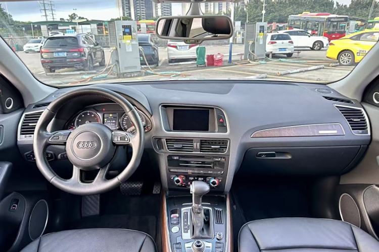 Used Audi Q5 2013 40 TFSI Comfort Edition Interior 15