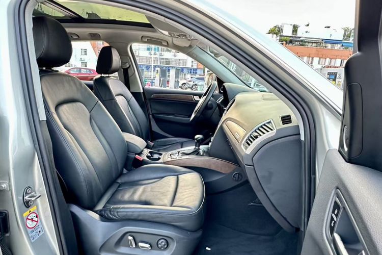 Used Audi Q5 2013 40 TFSI Comfort Edition Interior 2