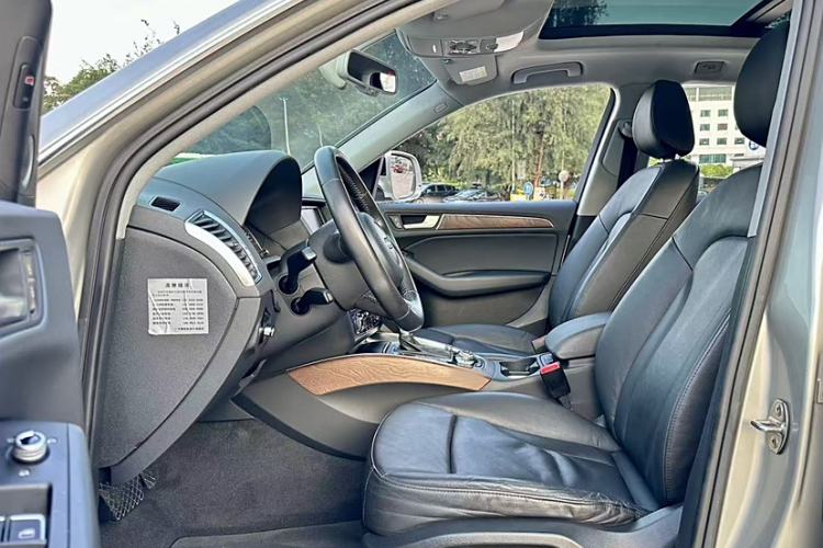 Used Audi Q5 2013 40 TFSI Comfort Edition Interior 4
