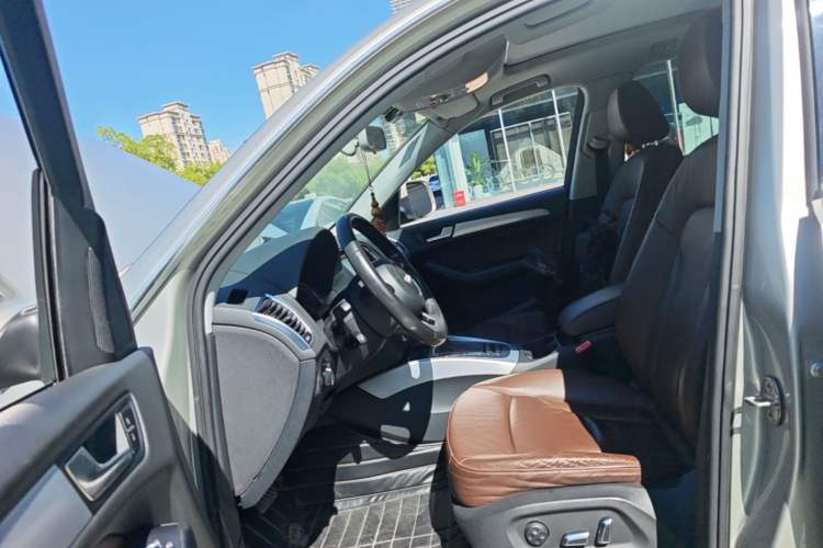Used Audi Q5 2013 40 TFSI Technology Edition Left Front Seat