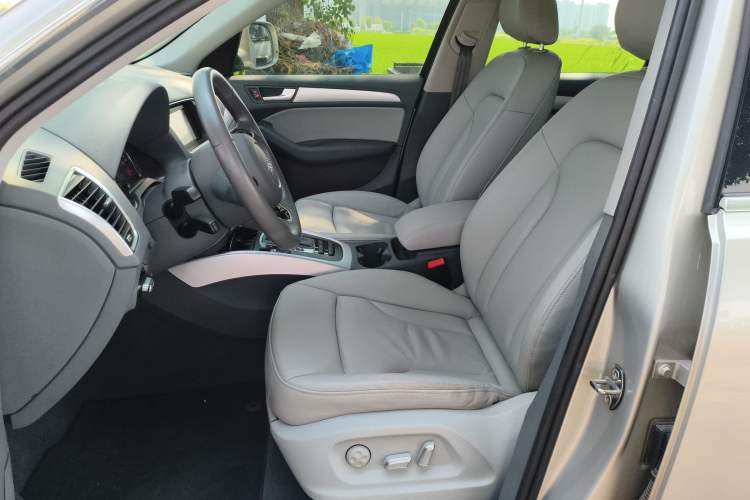 Used Audi Q5 2013 40 TFSI Technology Edition Left Front Seat