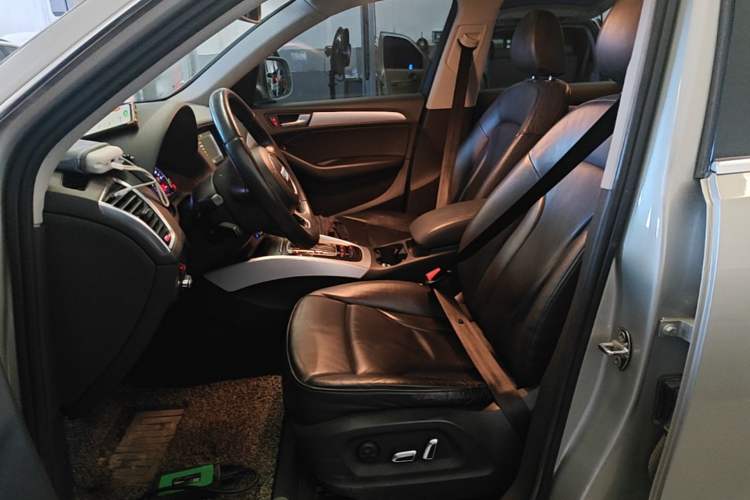 Used Audi Q5 2013 40 TFSI Technology Edition Left Front Seat