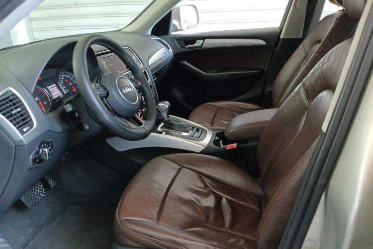 Used Audi Q5 2013 40 TFSI Technology Edition Left Front Seat