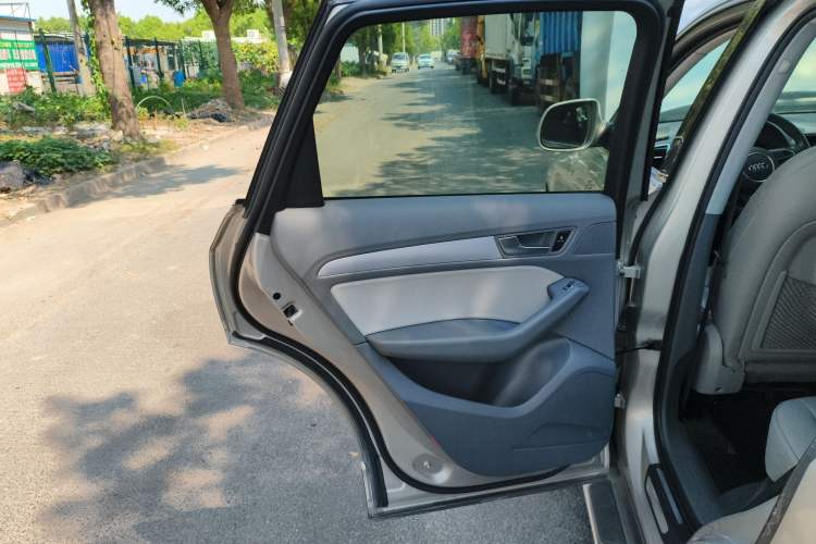 Used Audi Q5 2013 40 TFSI Technology Edition Left Rear Door Interior