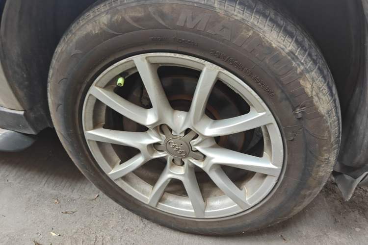Used Audi Q5 2013 40 TFSI Ambition Right Front Wheel Hub