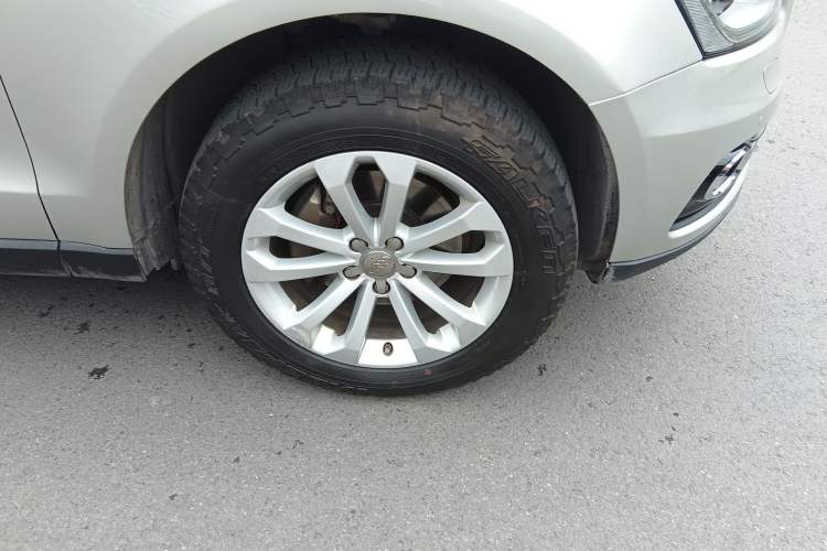 Used Audi Q5 2013 40 TFSI Technology Edition Right Front Wheel Hub