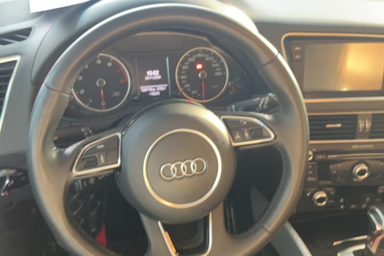 Used Audi Q5 2013 40 TFSI Technology Edition Steering Wheel