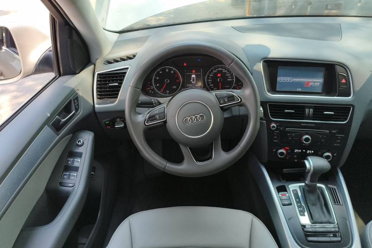 Used Audi Q5 2013 40 TFSI Technology Edition Steering Wheel