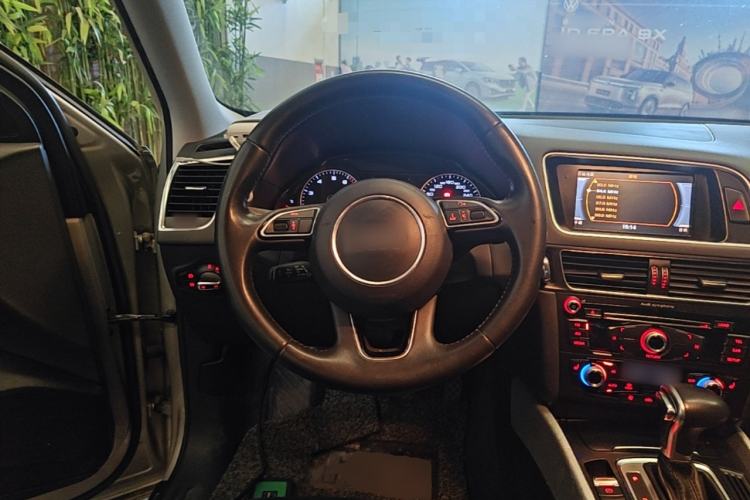 Used Audi Q5 2013 40 TFSI Technology Edition Steering Wheel