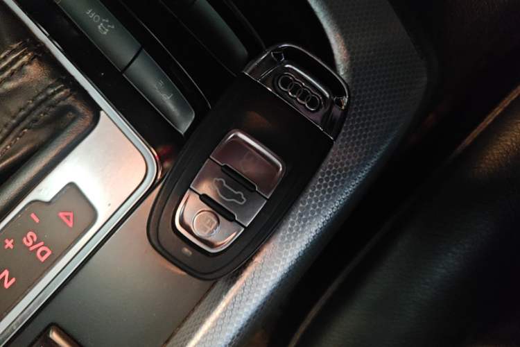 Used Audi Q5 2013 40 TFSI Technology Edition Vehicle Key