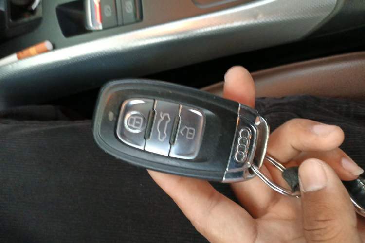 Used Audi Q5 2013 40 TFSI Technology Edition Vehicle Key