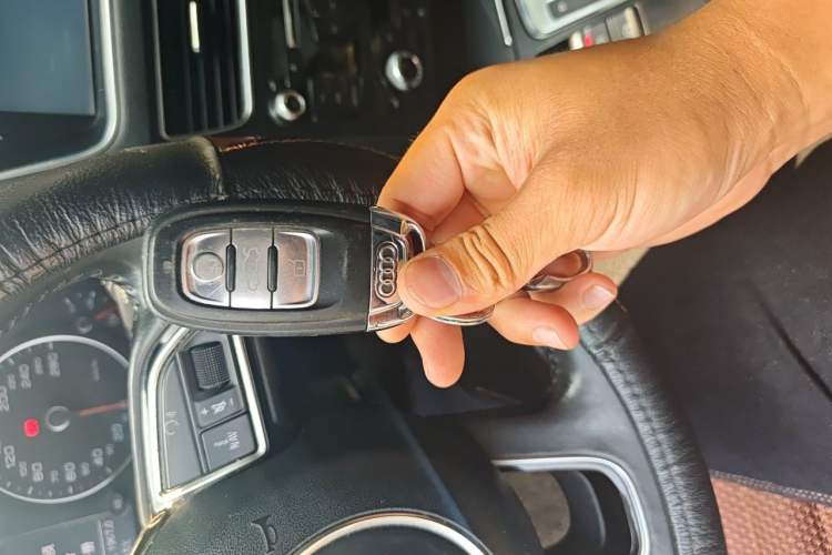 Used Audi Q5 2013 40 TFSI Technology Edition Vehicle Key