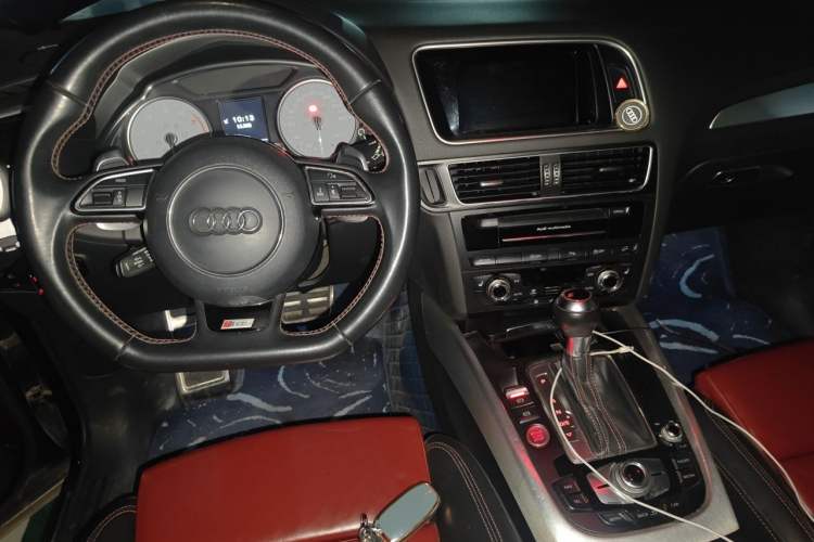 Used Audi Q5 2014 SQ5 3.0 TFSI quattro Center Console