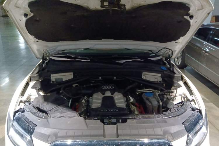 Used Audi Q5 2014 SQ5 3.0 TFSI quattro Engine Bay