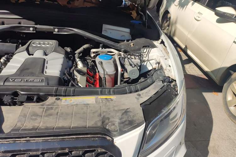 Used Audi Q5 2014 SQ5 3.0 TFSI quattro Engine Bay Left