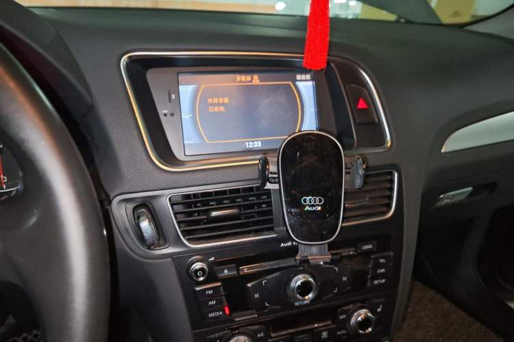 Used Audi Q5 2015 40 TFSI Technology Edition Audio And AC Panel