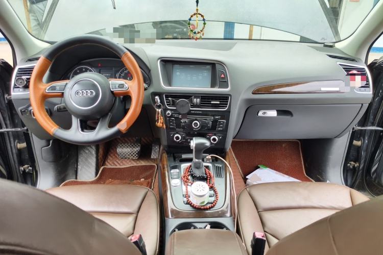 Used Audi Q5 2015 40 TFSI Technology Edition Center Console
