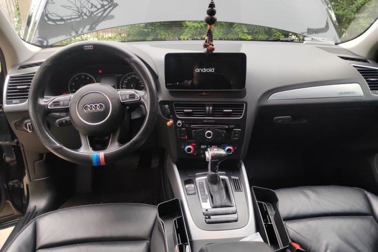 Used Audi Q5 2015 40 TFSI Technology Edition Center Console