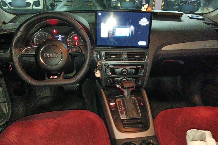 Used Audi Q5 2015 40 TFSI Trendy Edition Center Console