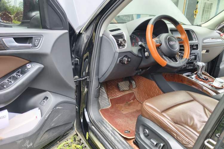 Used Audi Q5 2015 40 TFSI Technology Edition Driver Seat