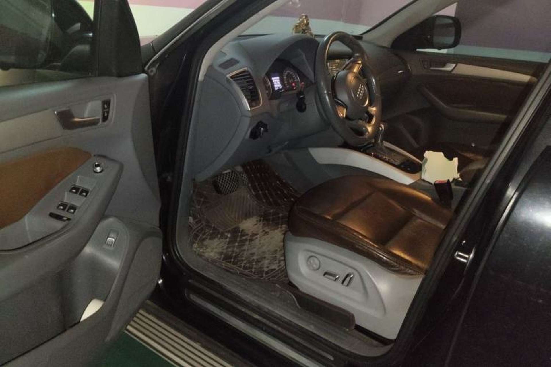 Used Audi Q5 2015 40 TFSI Trendy Edition Driver Seat