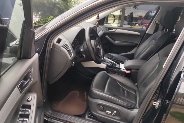 Used Audi Q5 2015 40 TFSI Technology Edition Driver Seat