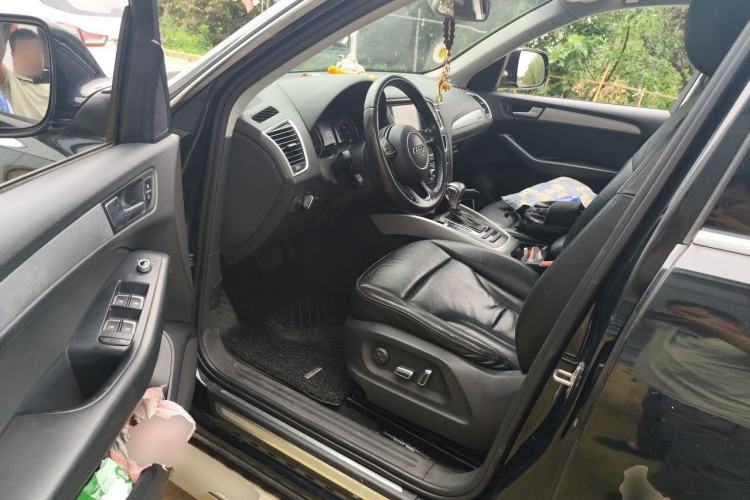 Used Audi Q5 2015 40 TFSI Technology Edition Driver Seat