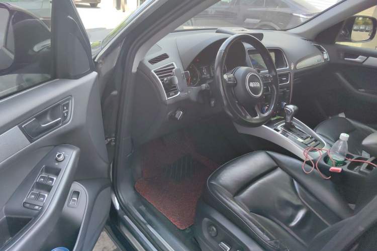 Used Audi Q5 2015 40 TFSI Technology Edition Driver Seat