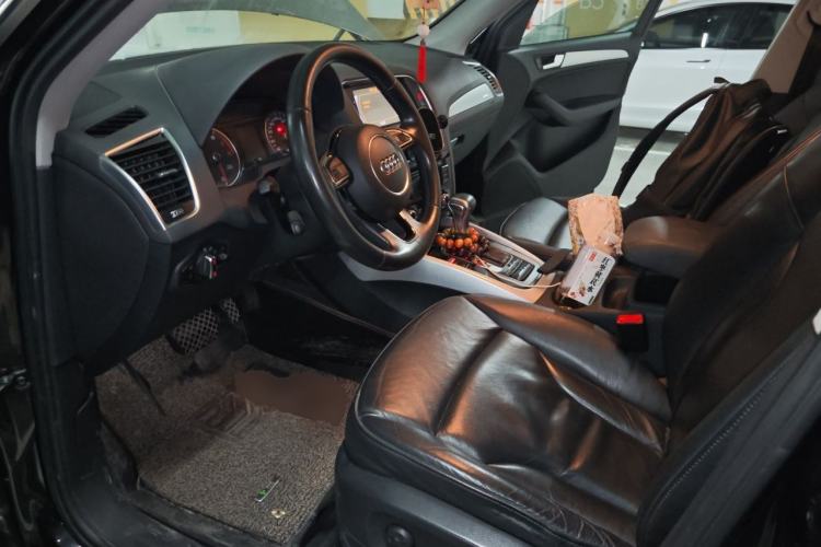 Used Audi Q5 2015 40 TFSI Technology Edition Driver Seat
