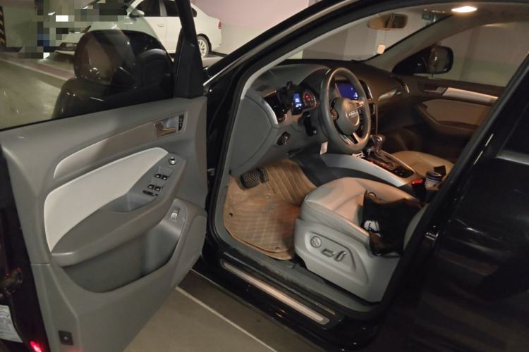 Used Audi Q5 2015 40 TFSI Technology Edition Driver Seat