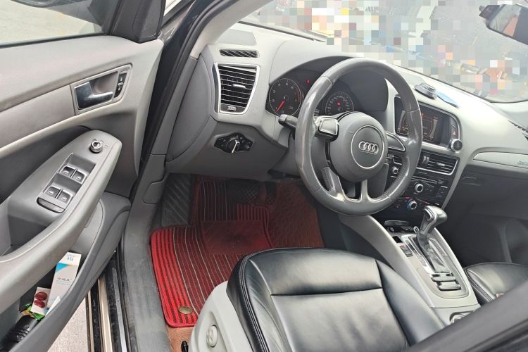 Used Audi Q5 2015 40 TFSI Trendy Edition Driver Seat