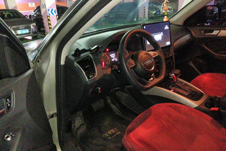 Used Audi Q5 2015 40 TFSI Trendy Edition Driver Seat
