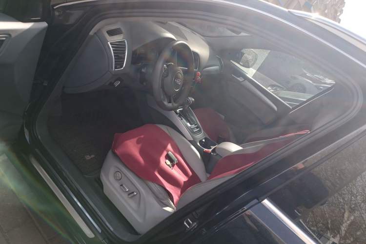 Used Audi Q5 2015 40 TFSI Technology Edition Driver Seat
