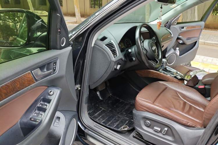 Used Audi Q5 2015 40 TFSI Comfort Model Driver Seat