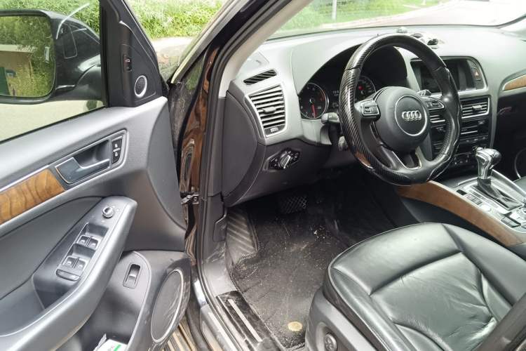 Used Audi Q5 2015 40 TFSI Comfort Model Driver Seat