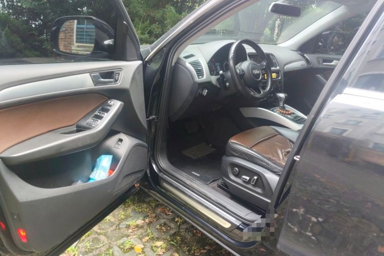 Used Audi Q5 2015 40 TFSI Technology Edition Driver Seat