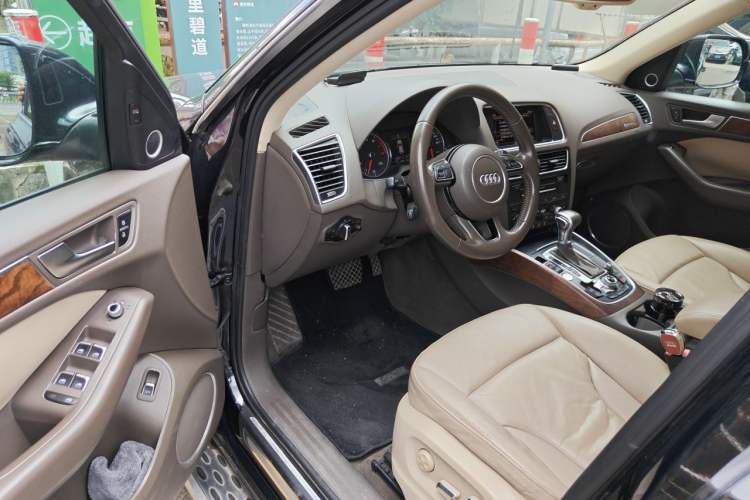 Used Audi Q5 2015 40 TFSI Comfort Model Driver Seat