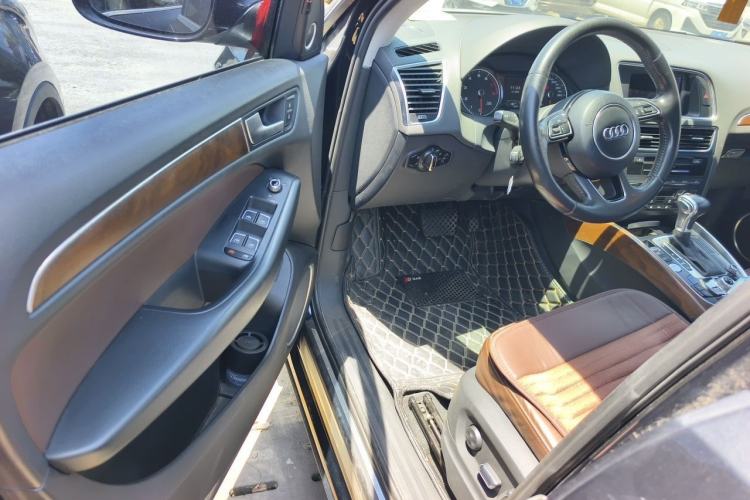 Used Audi Q5 2015 40 TFSI Comfort Model Driver Seat