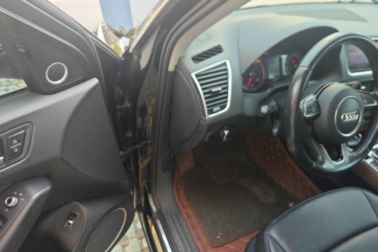 Used Audi Q5 2015 40 TFSI Comfort Model Driver Seat