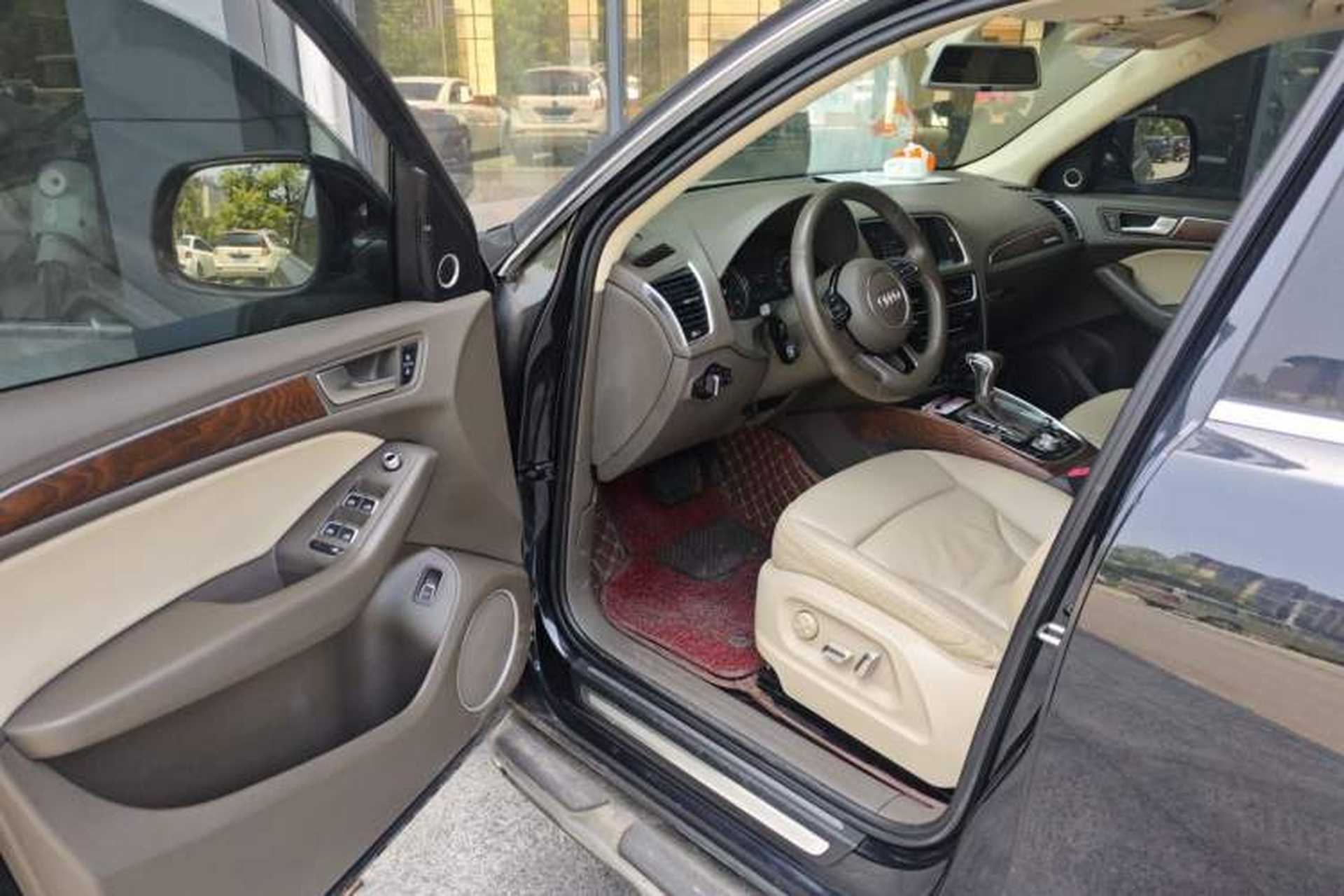 Used Audi Q5 2015 40 TFSI Comfort Model Driver Seat