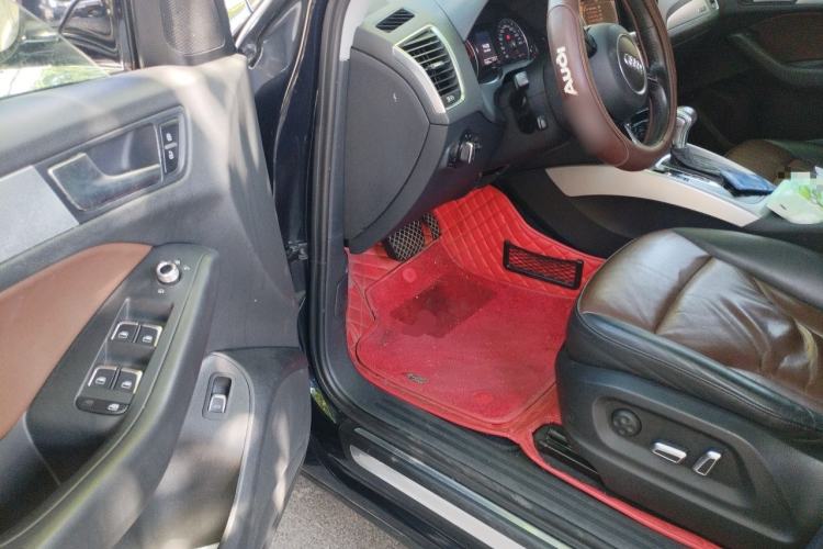 Used Audi Q5 2015 40 TFSI Technology Edition Driver Seat
