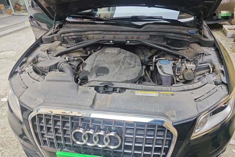 Used Audi Q5 2015 40 TFSI Trendy Edition Engine Bay