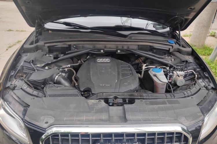 Used Audi Q5 2015 40 TFSI Technology Edition Engine Bay