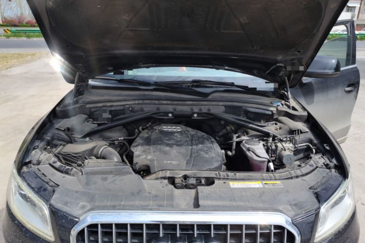 Used Audi Q5 2015 40 TFSI Technology Edition Engine Bay