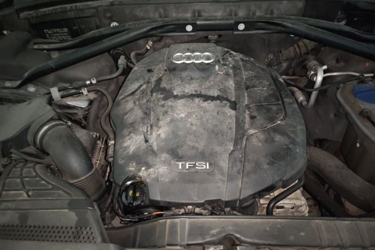 Used Audi Q5 2015 40 TFSI Technology Edition Engine Bay